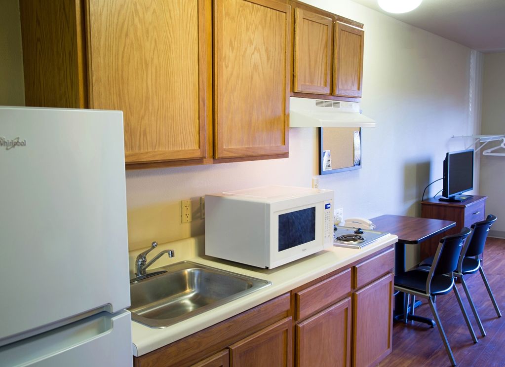 Woodspring Suites Tulsa Bilik gambar