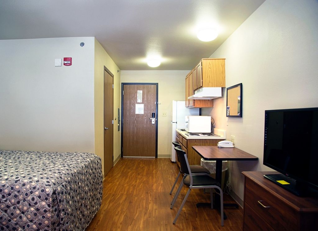 Woodspring Suites Tulsa Bilik gambar